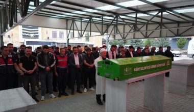 Mersin’de öldürülen tır şoförü Niğde’de toprağa verildi