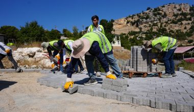 TARSUS BELEDİYESİ’NDEN BOZTEPE MAHALLESİ’NDE ULAŞIMI KOLAYLAŞTIRAN ÇALIŞMALAR