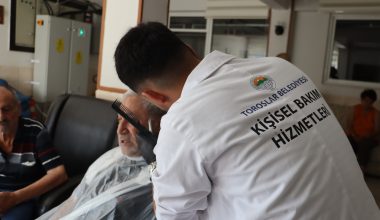 TOROSLAR BELEDİYESİNDEN HUZUREVİ SAKİNLERİNE KİŞİSEL BAKIM HİZMETİ