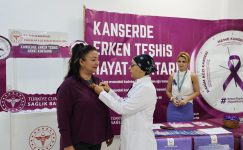 TOROSLAR’DA HALK SAĞLIĞI HAFTASI’NDA KANSERE KARŞI FARKINDALIK EĞİTİMİ TOROSLAR’DA HALK SAĞLIĞI HAFTASI’NDA KANSERE KARŞI FARKINDALIK EĞİTİMİ