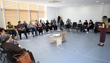 BÜYÜKŞEHİR, ENGELSİZ YAŞAM MERKEZİ’NDE AİLELERİ DİJİTAL DÜNYANIN RİSKLERİNE KARŞI BİLİNÇLENDİRDİ