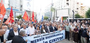 MERSİNLİLERDEN TUTUKLU YARGILANAN BELEDİYE BAŞKANLARINA DESTEK